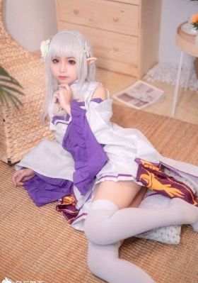 恐龙星的比基尼女孩_1080高清在线